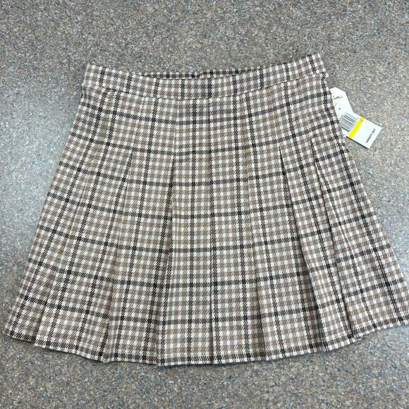 Preppy Pleated Varsity Skirt, NEW Medium - Picture 5 of 8